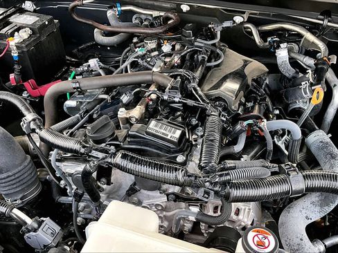 Used 2025 Toyota Tacoma SR image 29