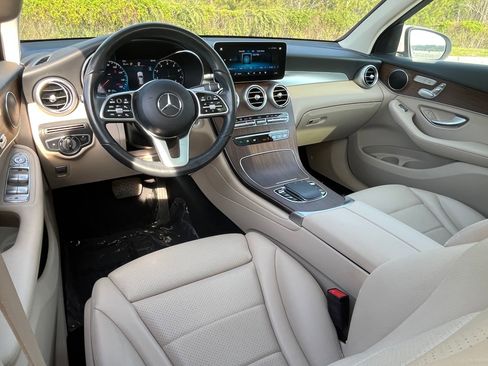 Used 2022 Mercedes-Benz GLC 300 4MATIC w/ Premium Package Lite image 20