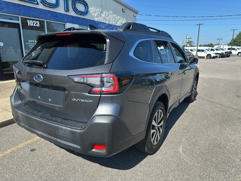 Used 2023 Subaru Outback Premium AWD/4WD image 4