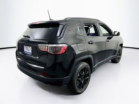 Used 2022 Jeep Compass Latitude w/ Convenience Group AWD/4WD image 5