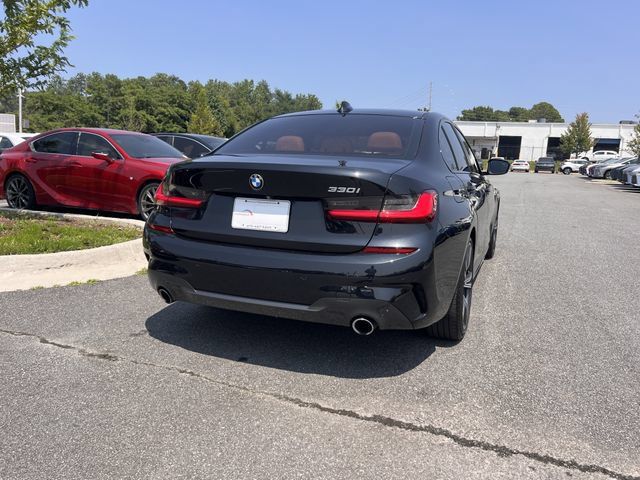 Used 2020 BMW 330i Sedan w/ M Sport Package RWD image 5