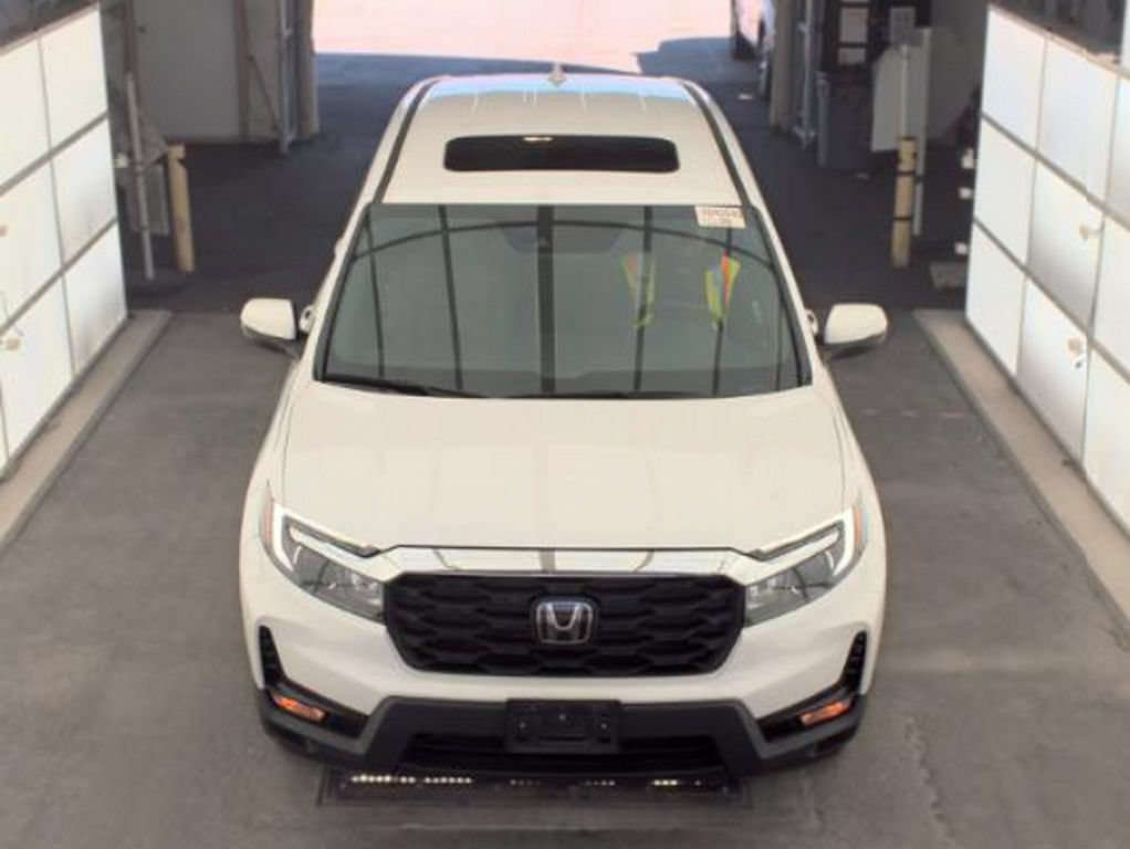 Used 2023 Honda Passport EX-L image 2