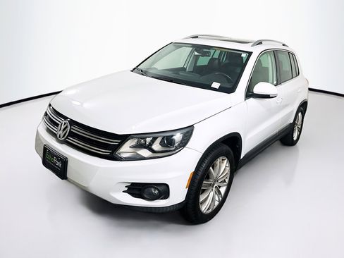 Used 2016 Volkswagen Tiguan SE image 3
