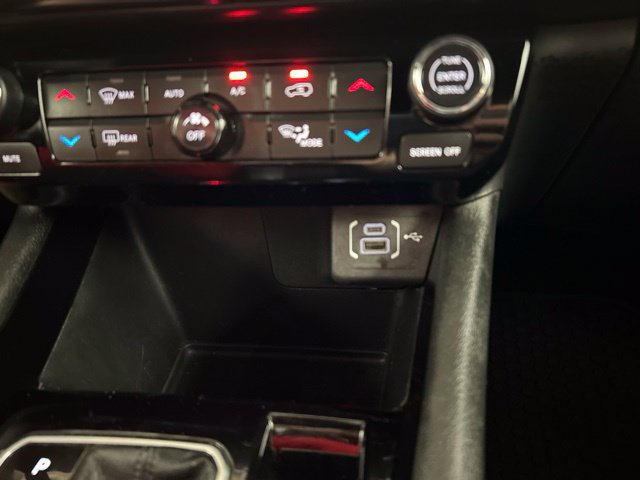 Used 2025 Jeep Compass Latitude AWD/4WD image 16
