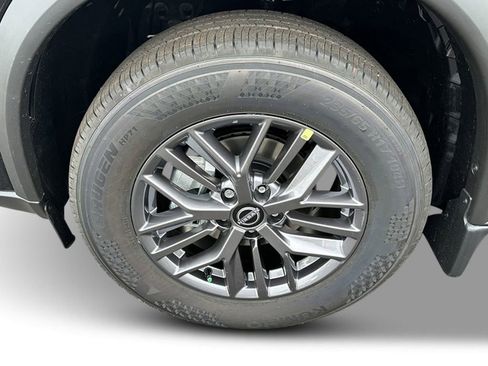 Used 2026 Nissan Rogue S image 8