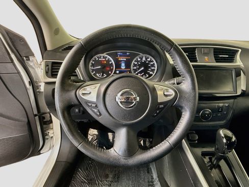 Used 2019 Nissan Sentra SV FWD image 13