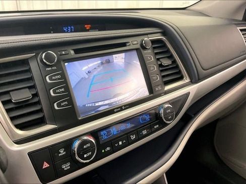 Used 2015 Toyota Highlander XLE AWD/4WD image 28