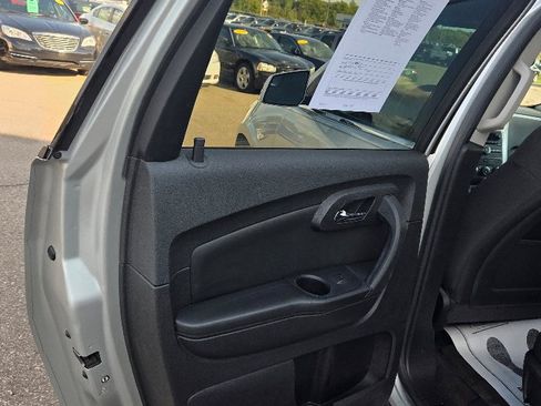 Used 2011 Chevrolet Traverse LT w/ Personal Connectivity Package image 12