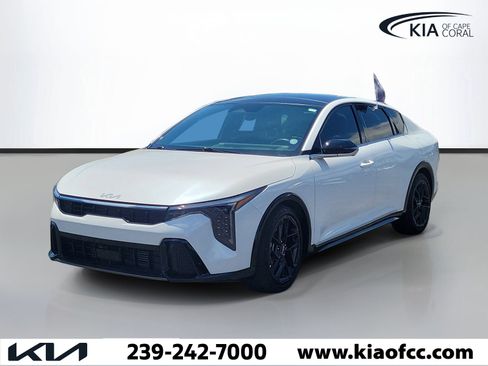 Certified 2025 Kia K4 GT-Line Turbo FWD image 3