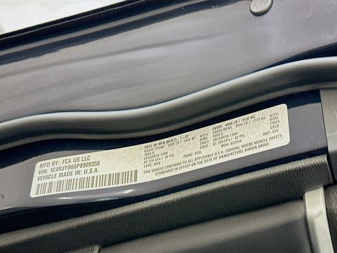 Used 2023 Jeep Grand Cherokee 4x4 image 12