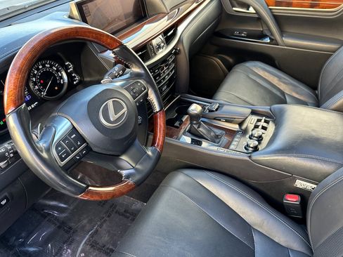 Used 2017 Lexus LX 570 4WD image 13