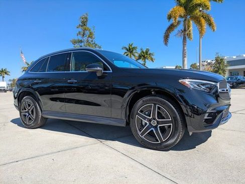 Used 2025 Mercedes-Benz GLC 300 4MATIC image 2