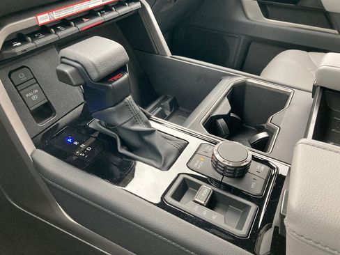New 2026 Toyota Tundra Limited AWD/4WD image 16