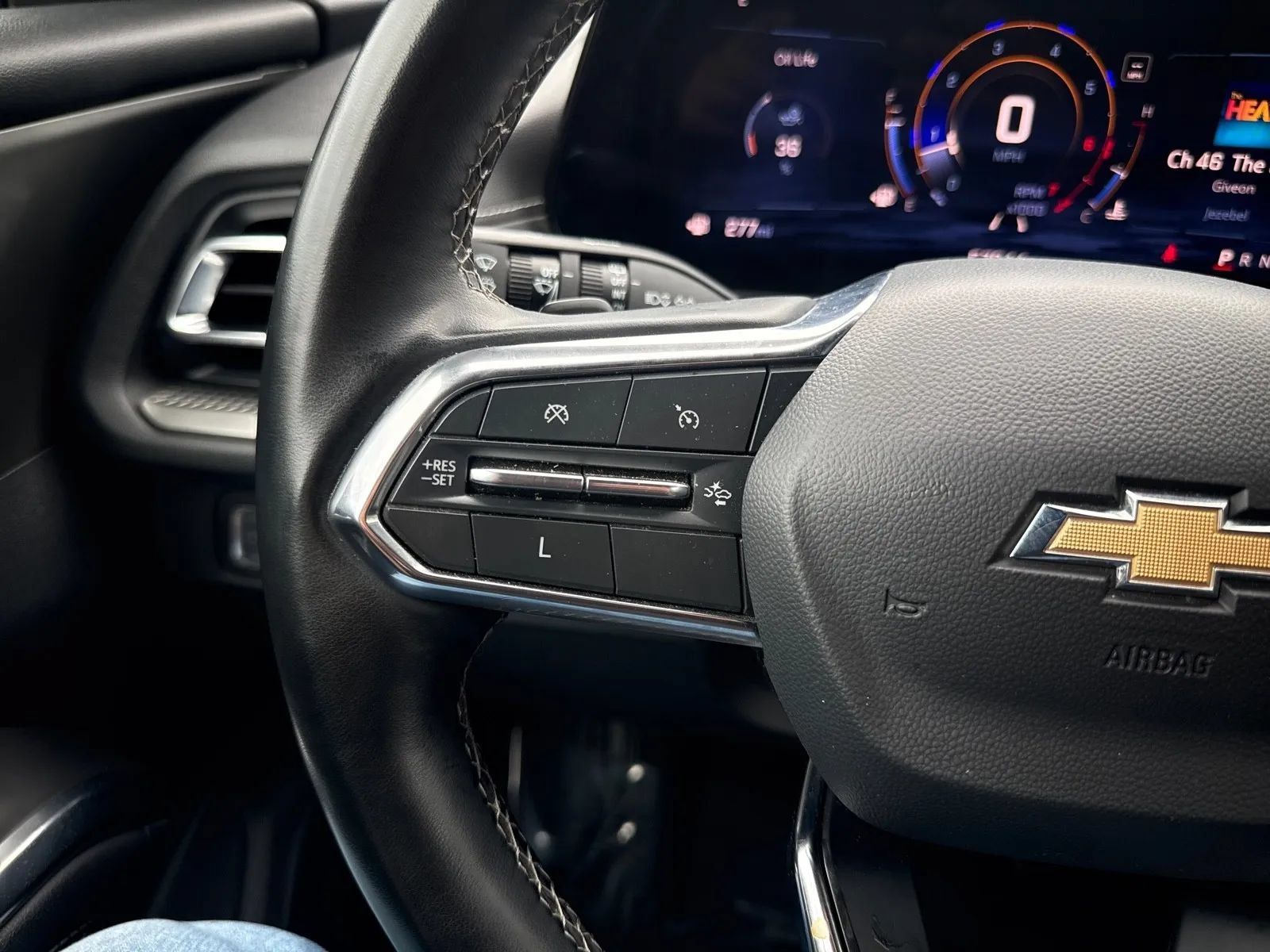 Used 2024 Chevrolet Traverse LT FWD image 20