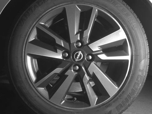 Used 2025 Nissan Versa SV image 14