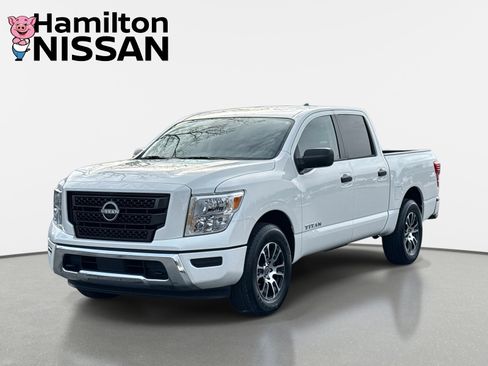 Used 2024 Nissan Titan SV w/ Accessory Utility Package image 5