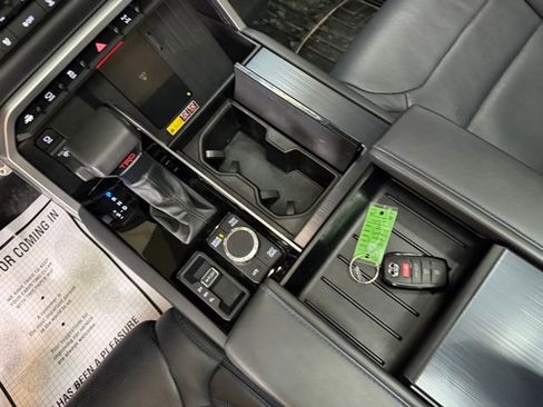 Used 2025 Toyota Tundra Platinum w/ TRD Off-Road Package AWD/4WD image 26