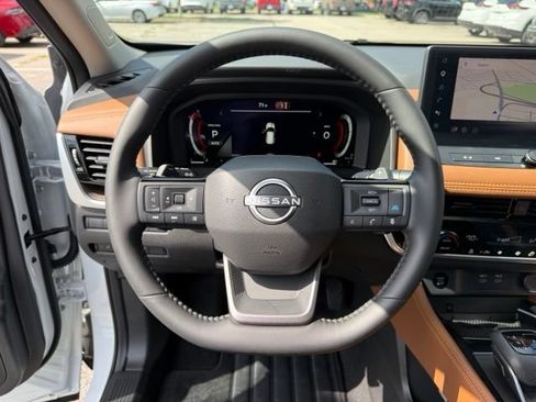 Certified 2026 Nissan Rogue Platinum AWD/4WD image 18