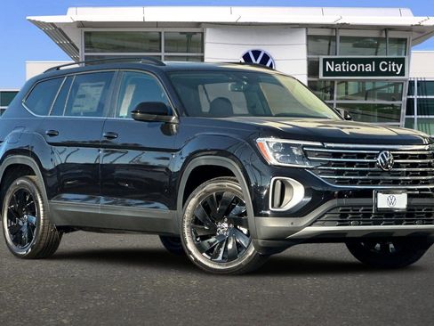 New 2026 Volkswagen Atlas SE image 2