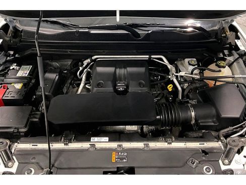 Used 2023 GMC Canyon AT4 w/ Canyon Safety Plus Package AWD/4WD image 12