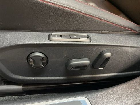 Certified 2025 Volkswagen Jetta GLI Autobahn w/ GLI Black Package image 33