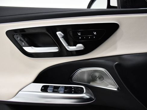 Used 2024 Mercedes-Benz E 350 4MATIC Sedan image 17