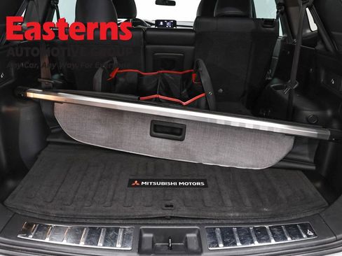 Used 2022 Mitsubishi Outlander SE image 9