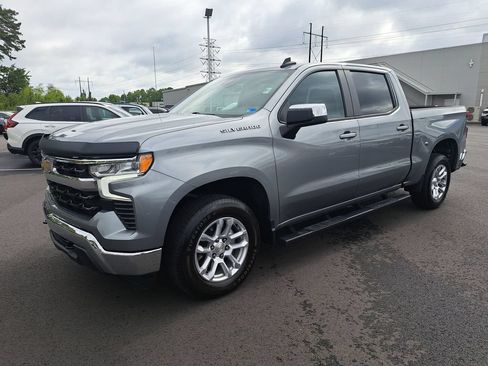 Used 2023 Chevrolet Silverado 1500 LT AWD/4WD image 2