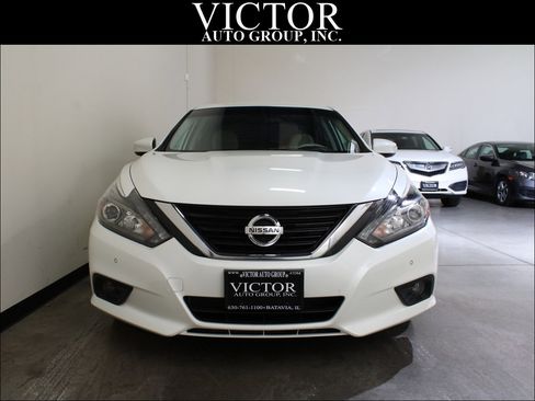 Used 2018 Nissan Altima 3.5 SL image 2