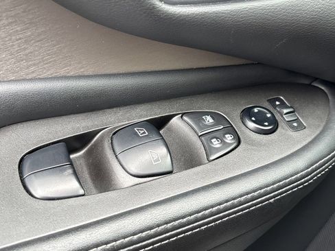 Used 2023 Nissan Murano SV AWD/4WD image 23