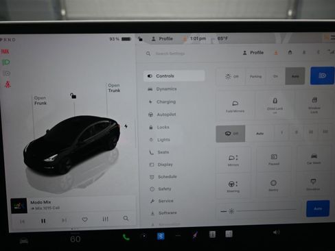 Used 2023 Tesla Model 3 Standard Range RWD image 13