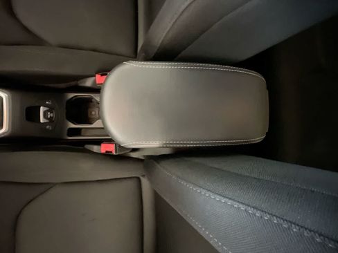 Used 2023 Jeep Renegade Latitude AWD/4WD image 21