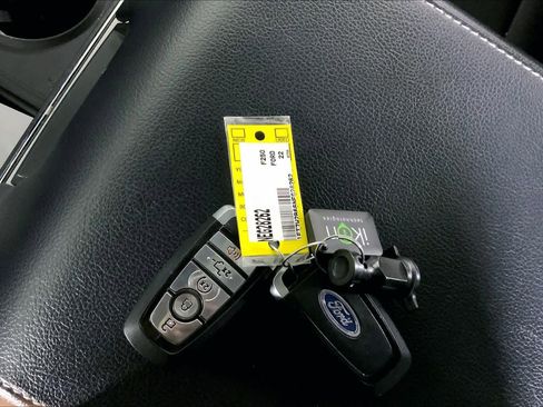 Used 2022 Ford F250 Lariat w/ Lariat Ultimate Package image 14