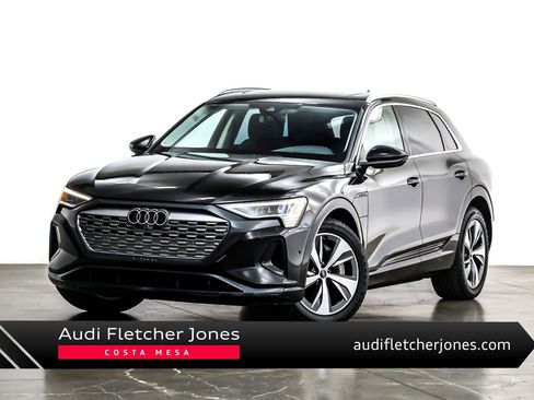 Used 2024 Audi Q8 e-tron Premium Plus image 1
