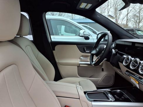 Used 2025 Mercedes-Benz GLA 250 image 10