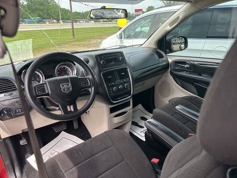 Used 2012 Dodge Grand Caravan American Value Package FWD image 17