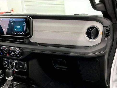 Used 2025 Jeep Wrangler Unlimited Sahara w/ Safety Group image 19