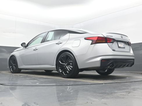 Used 2024 Nissan Altima 2.5 SR FWD image 26