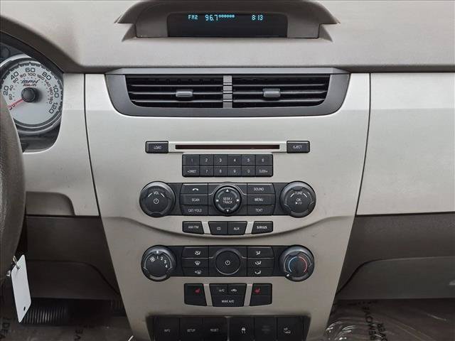 Used 2009 Ford Focus SEL FWD image 10