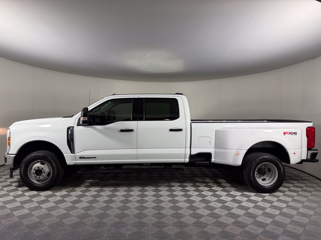 Used 2025 Ford F350 XLT w/ FX4 Off-Road Package AWD/4WD image 11