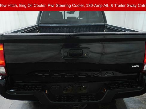 Used 2018 Toyota Tacoma TRD Off-Road w/ Technology Package AWD/4WD image 5