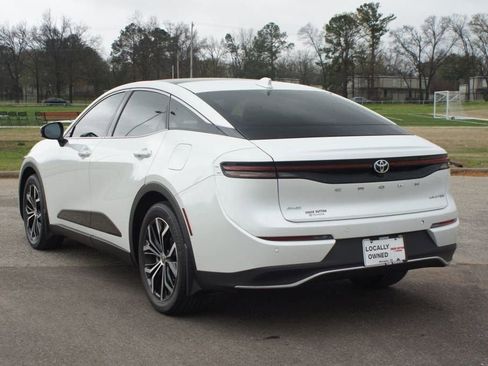 Used 2023 Toyota Crown Limited image 17