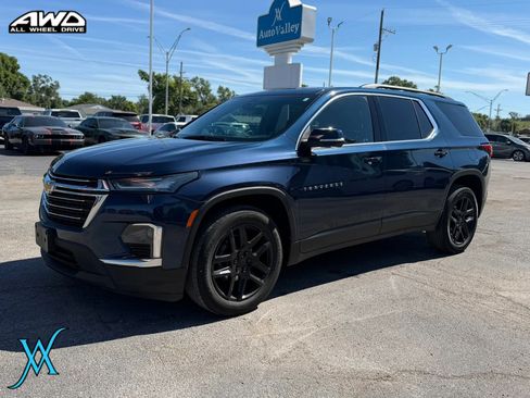 Used 2023 Chevrolet Traverse LT AWD/4WD image 3
