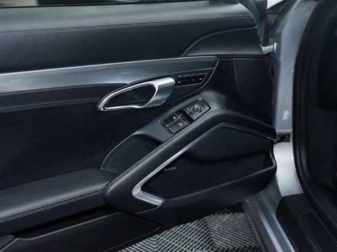 Used 2014 Porsche 911 Turbo AWD/4WD image 22
