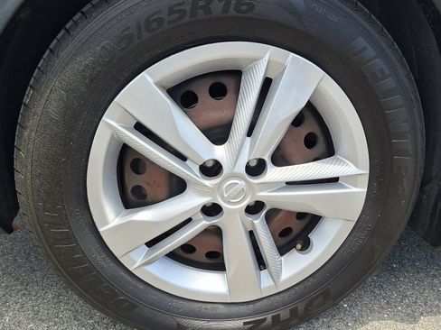 Used 2020 Nissan Kicks S FWD image 25