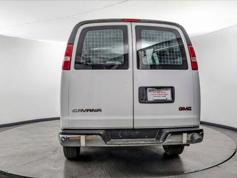 Used 2017 GMC Savana 2500 RWD image 7