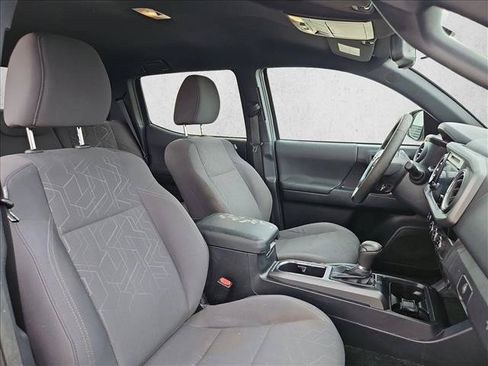 Used 2017 Toyota Tacoma TRD Sport RWD image 17