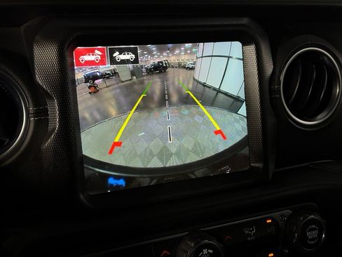 Used 2023 Jeep Wrangler Unlimited Sahara AWD/4WD image 19