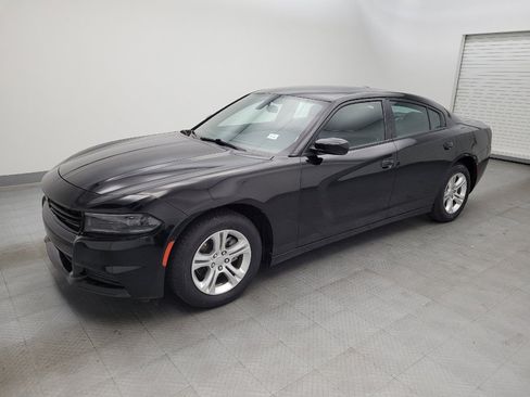 Used 2022 Dodge Charger SXT image 2