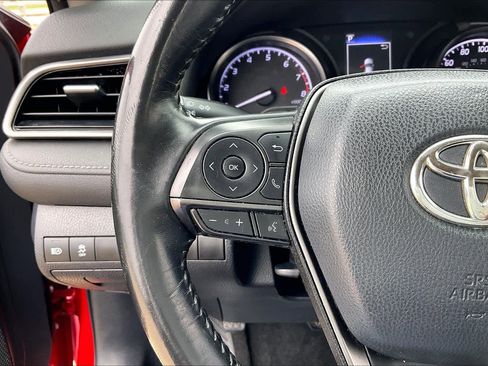 Used 2021 Toyota Camry SE image 19